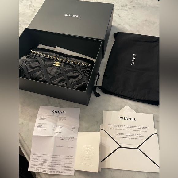 BNIB Chanel black grosgrain nylon foldable tote/clutch quilted gold brand new - Picture 15 of 16